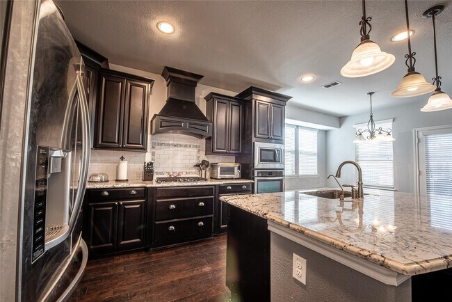Foto del edificio - 8709 Glenburne Dr