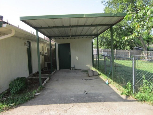 Building Photo - 6601 Sable Dr