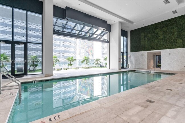 Foto del edificio - 1010 Brickell Ave