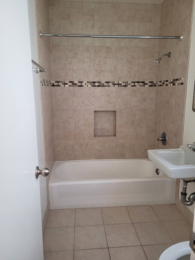 Foto del edificio - 12365 Magnolia Blvd