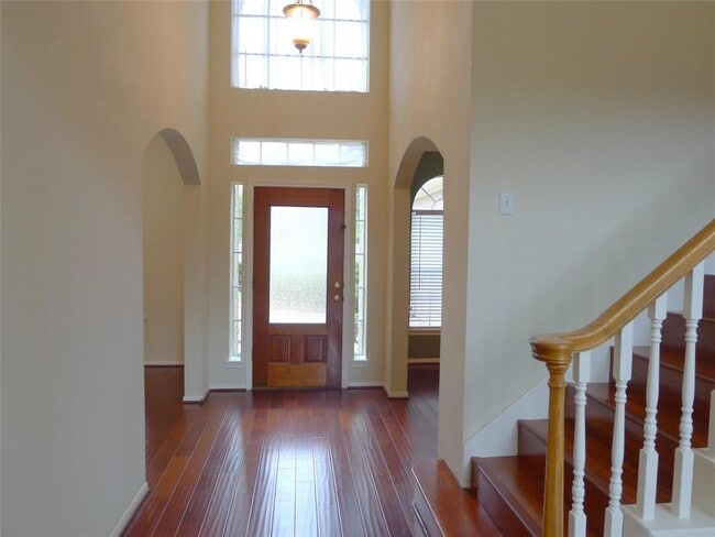 Building Photo - 22610 Cascade Springs Dr