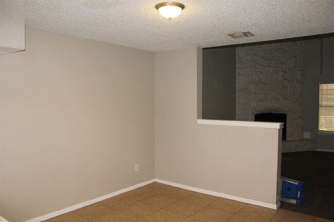 Foto del edificio - 5810 Twisted Pine Ct