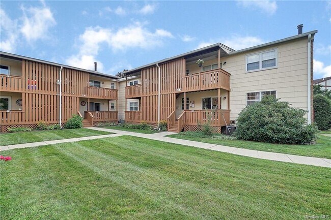 Building Photo - 15 Weathervane Dr