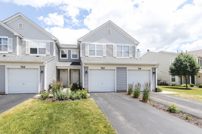 Photo - 720 Woodewind Dr (Naperville, IL)