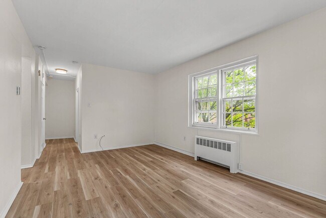 Building Photo - 734 North Terrace