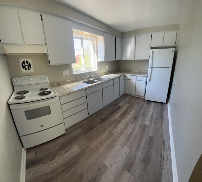 Foto del edificio - 4319 Clairton Blvd