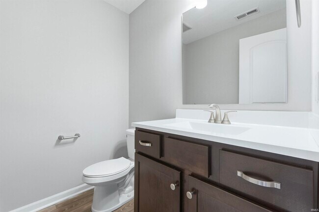 Foto del edificio - 3595 Canal Square Dr