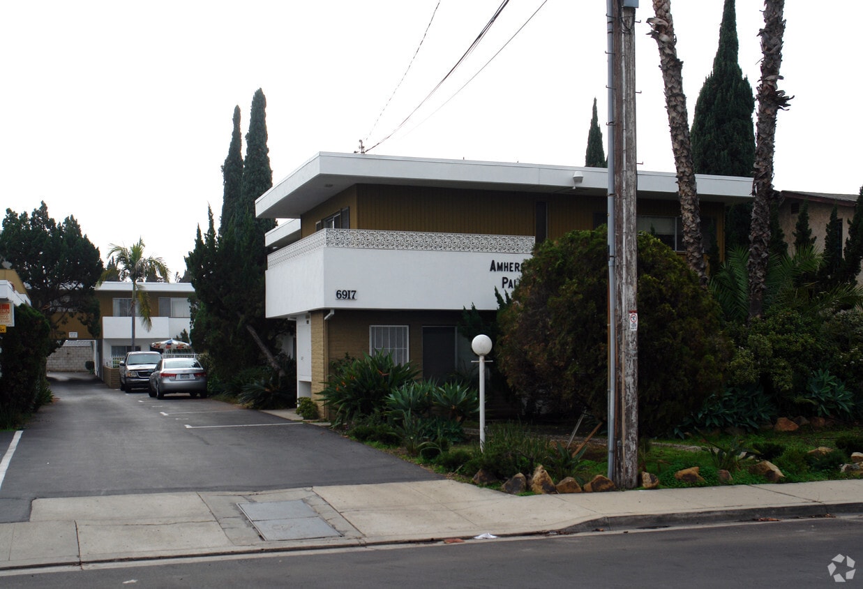 Building Photo - Amherst Palms