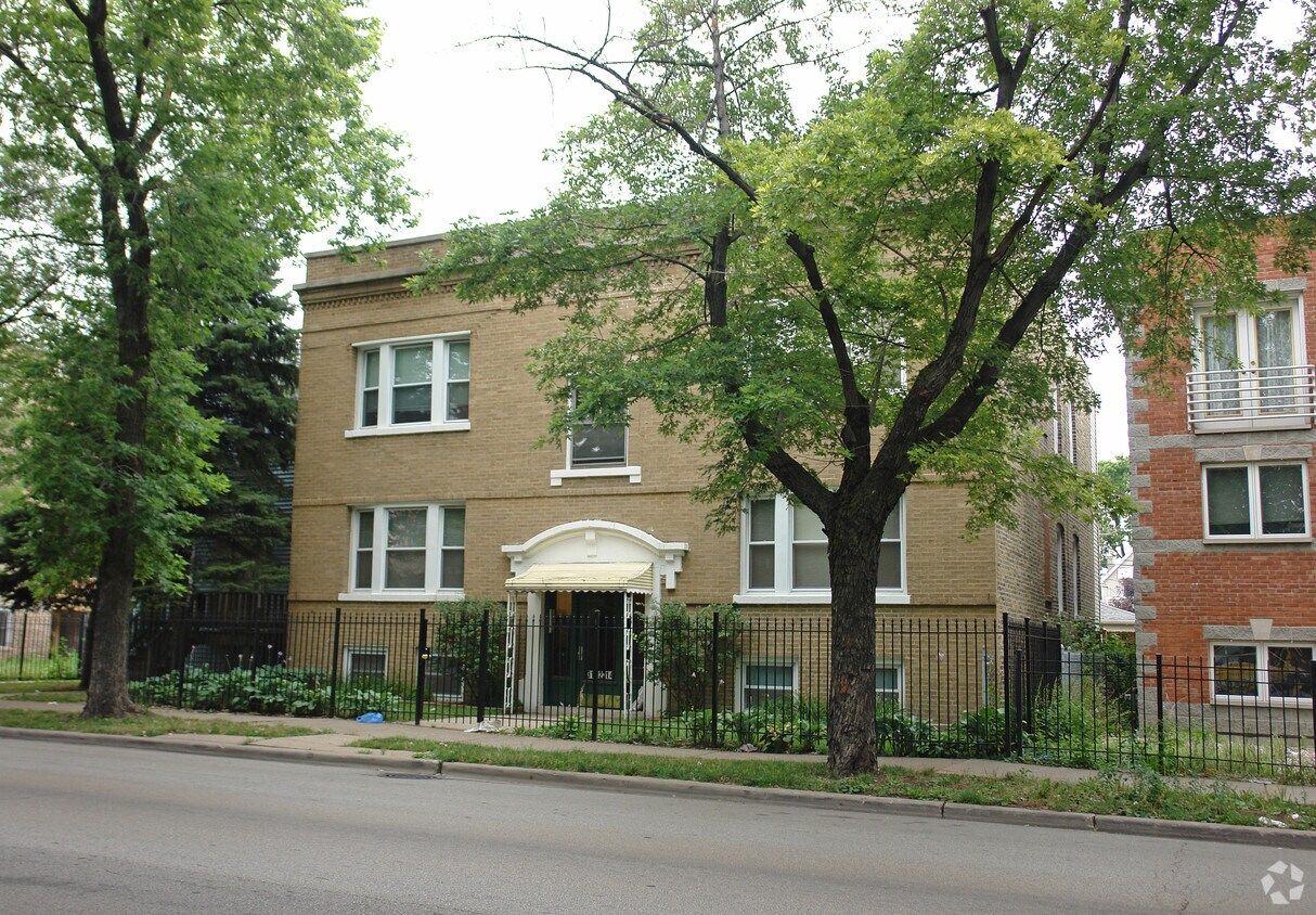 Primary Photo - 3112 N Kimball Ave