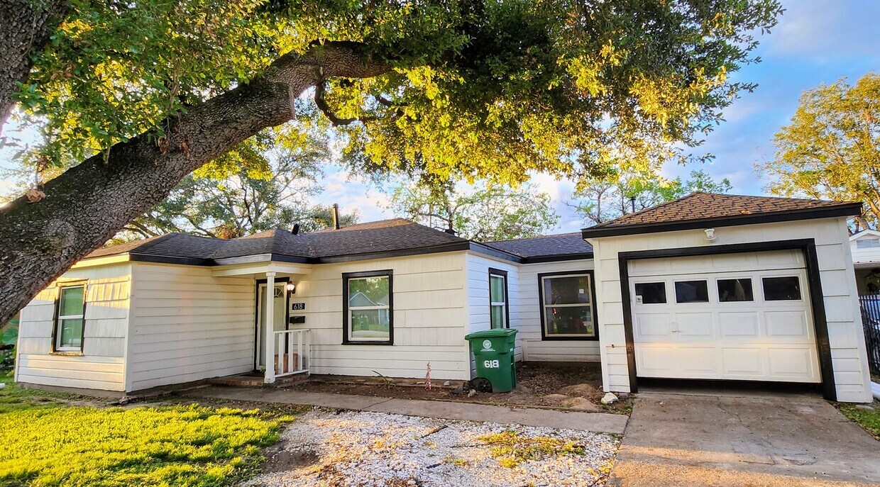 Foto principal - 618 Dunkley Dr