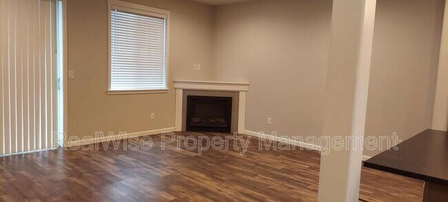 Building Photo - 5905 NE 57th Ave