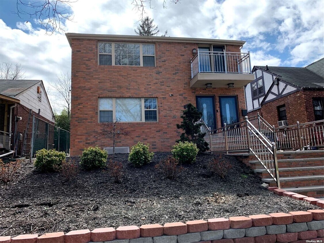 Foto principal - 170-28 Grand Central Pkwy