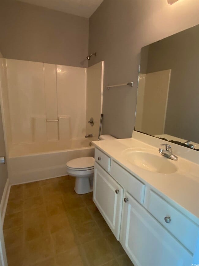 Building Photo - 105 Fountain Pointe Ln