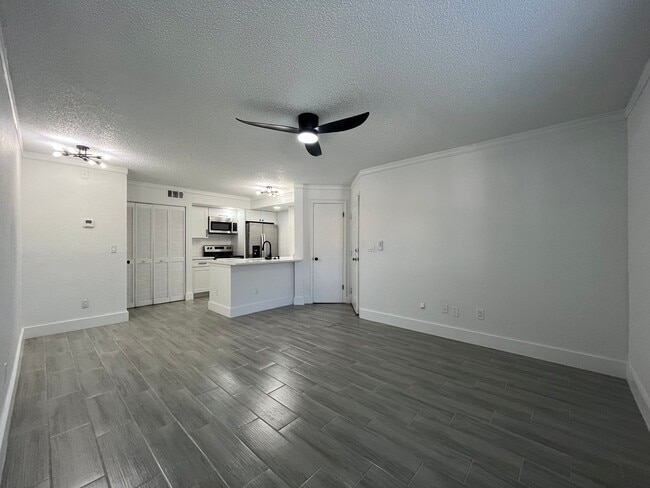 Building Photo - 1/1 Condo near MCO Airport coming soon!
