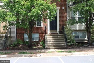 Building Photo - 14186 Hunters Run Way
