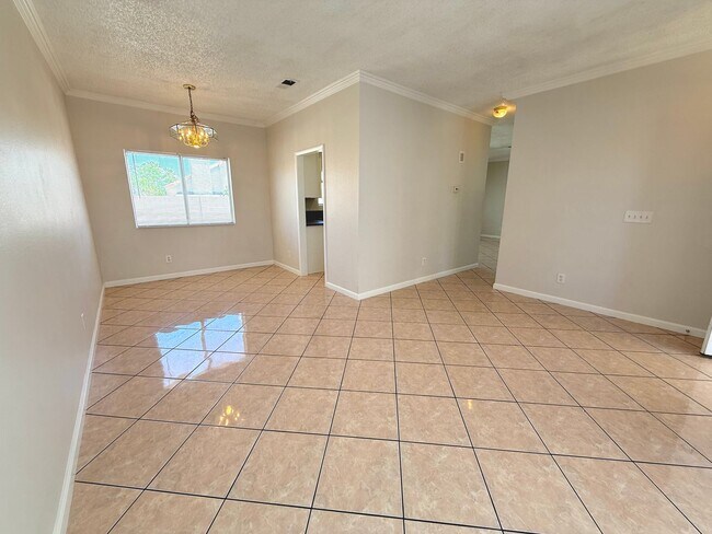 Foto del edificio - GORGEOUS 3BED/2.5BATH SINGLE FAMILY HOME