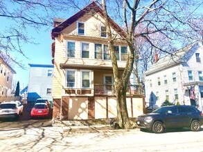 Building Photo - 9 Laurel St