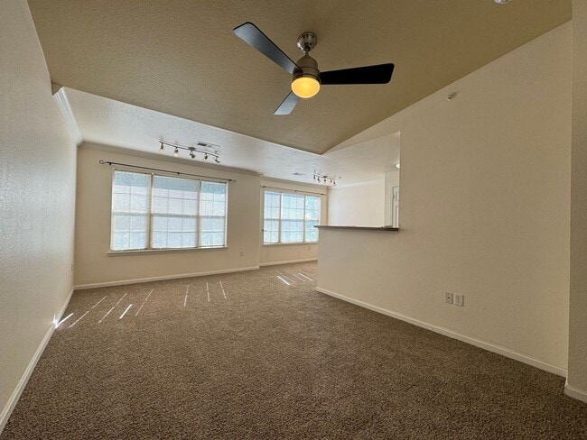 Building Photo - Nice 1  Bedroom Condo in South Ft. Collins