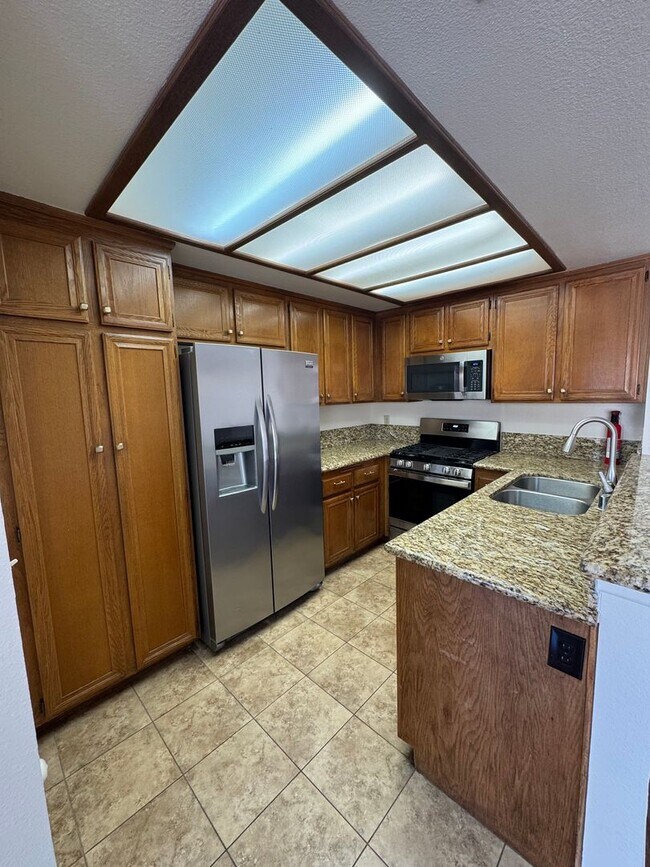 Foto del edificio - 3 Bed, 3 Bath Two-Story Condo - 9 Georgetown.