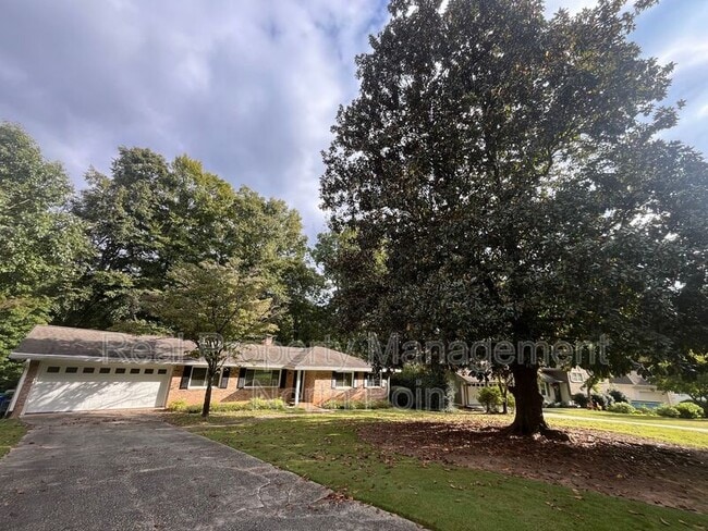 Building Photo - 2301 Echo Hills Cir NE