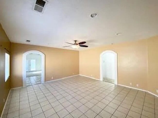 Foto del edificio - 7176 Husky Dr NE