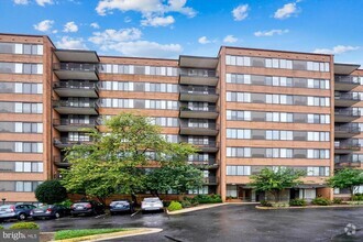 Building Photo - 4390 Lorcom Ln