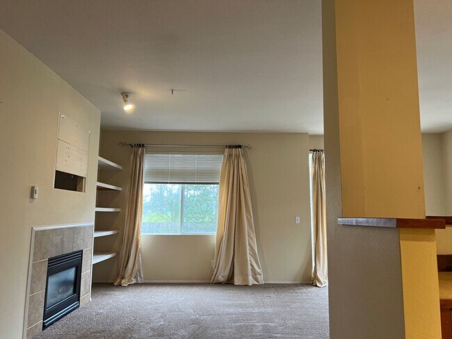 Building Photo - 1bd/1ba Sammamish Condo