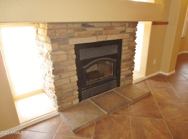 Building Photo - 33 N 169th Dr
