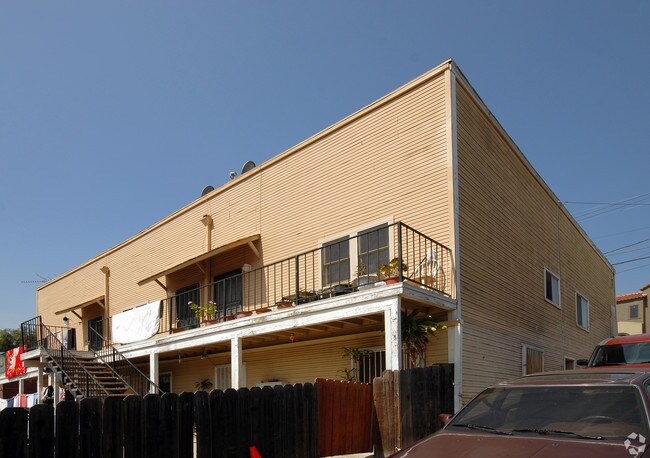 Foto del edificio - 830 E Edgeware Rd