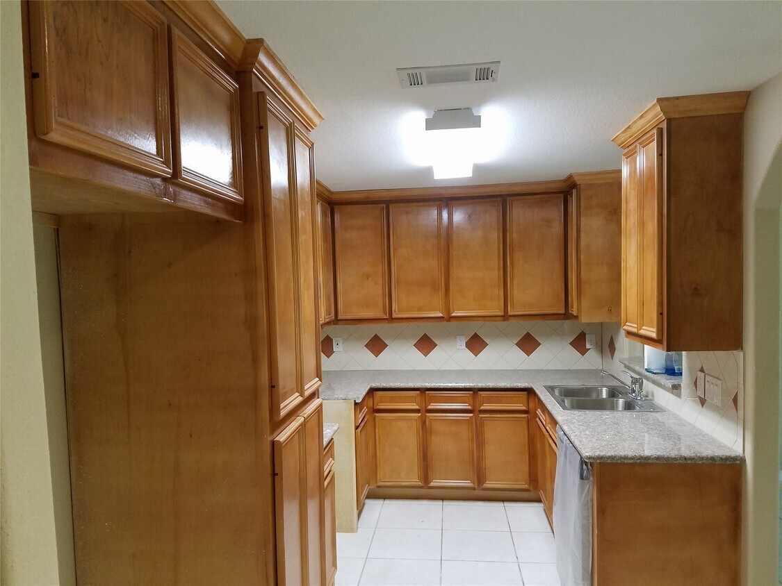 Primary Photo - 5530 Melanite Ave