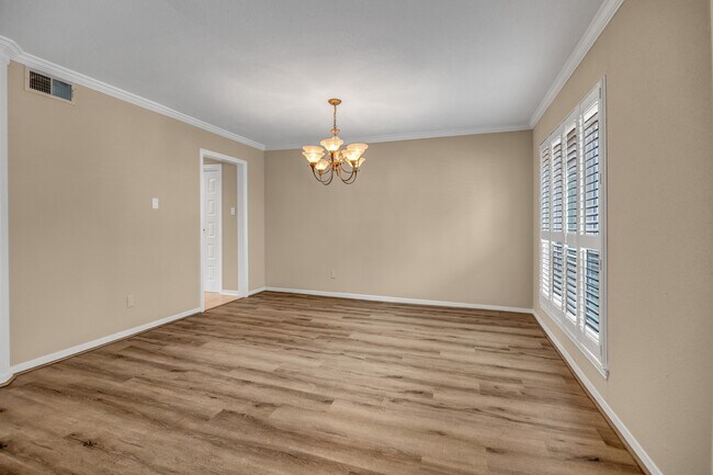 Building Photo - 1659 W Sam Houston Pkwy S