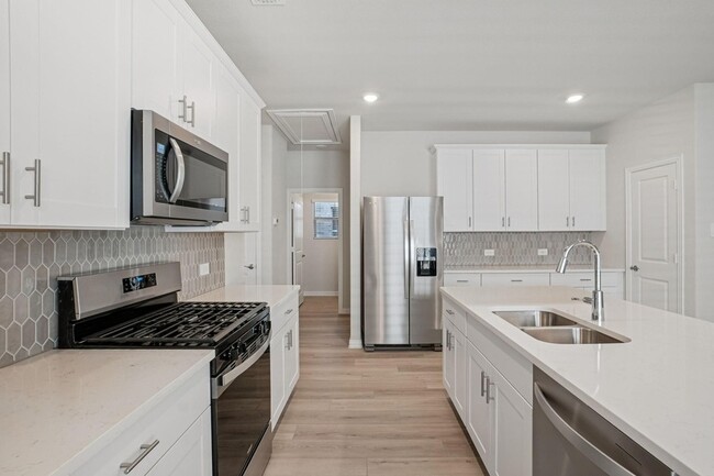 Building Photo - 6001 Belchamp Dr