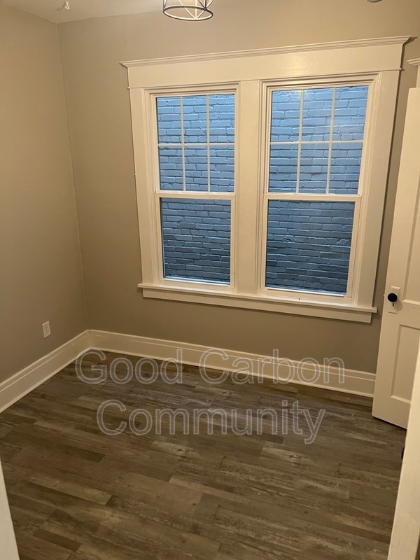 Foto del edificio - 1378 Hertel Ave