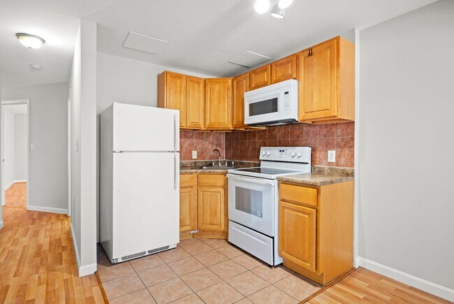 Building Photo - 1440 W Grange Ave