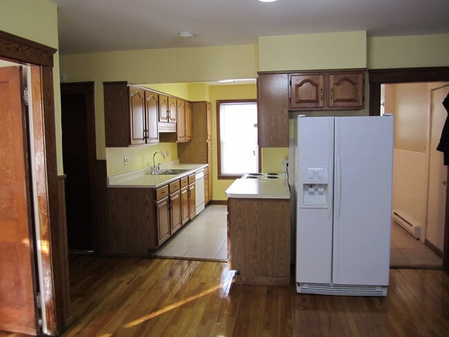 Building Photo - 216 Ingleside Ave