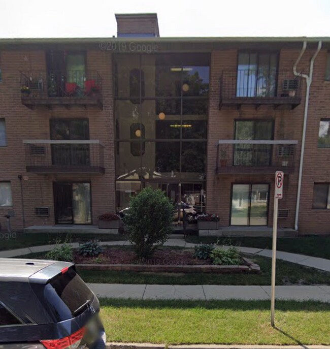 Building Photo - 3301 S 93rd St