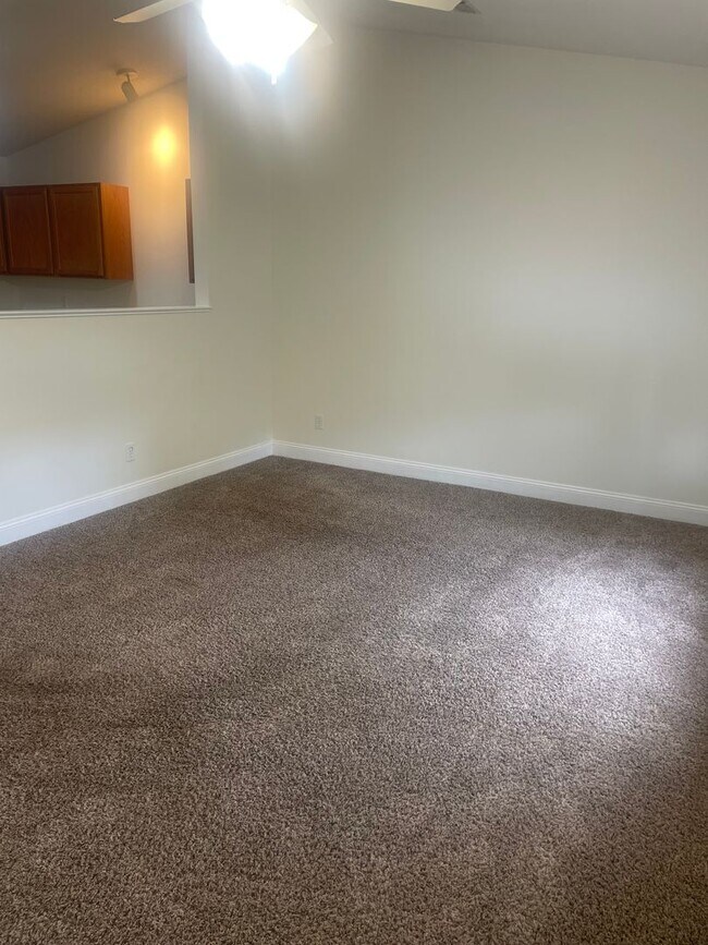 Foto del edificio - Knoxville 37912 - 2 bedroom, 2 bath condo ...