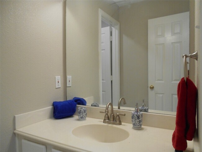 Foto del edificio - 4804 Holly Berry Dr
