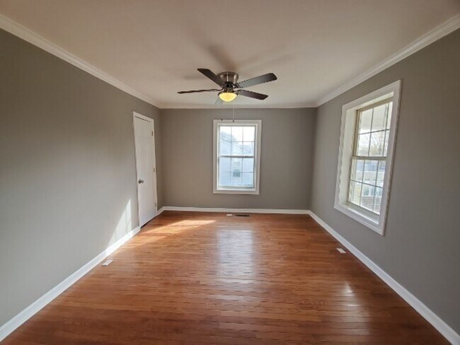 Foto del edificio - 329 E 18th St