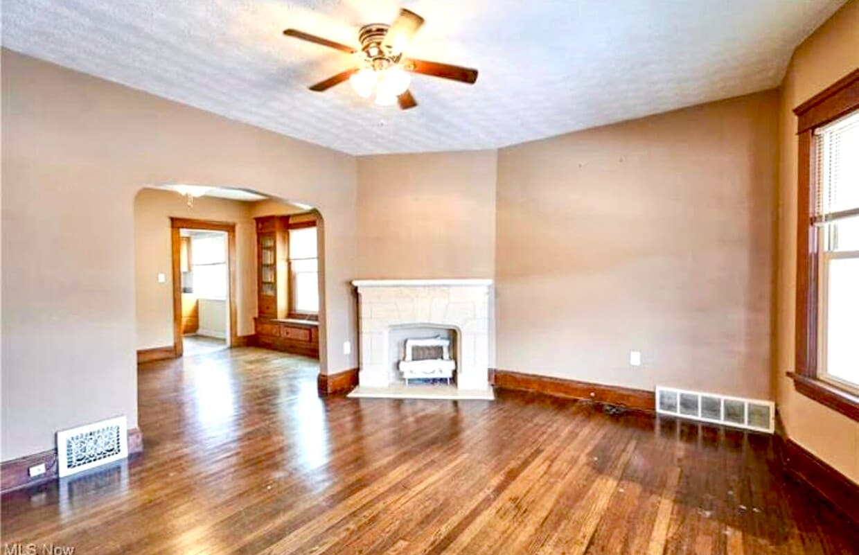 Primary Photo - 491 E 114th St