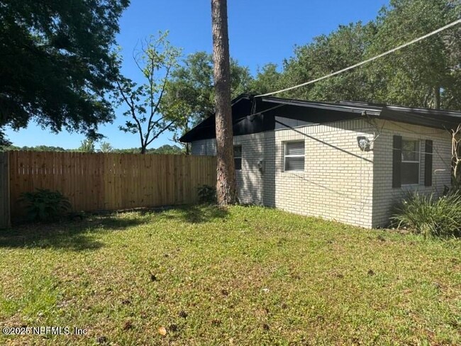 Building Photo - 8448 Old Plank Rd