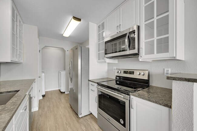 Building Photo - $2,375.00 - 3 Beds,2 Baths, Single Family ...