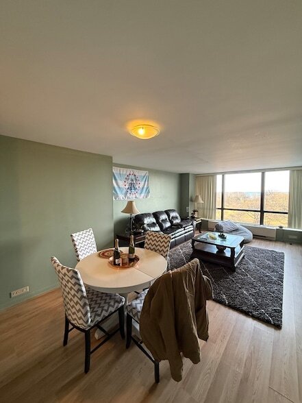 Foto del edificio - 5415 N Sheridan Rd