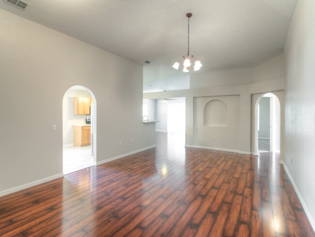 Building Photo - 762 Welch Hill Cir