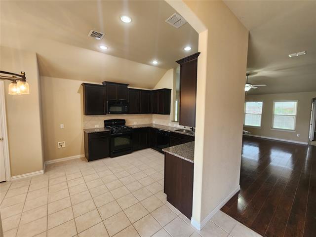 Building Photo - 500 Paddle Dr
