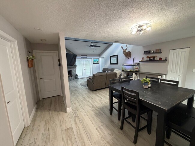 Foto del edificio - 4157 Palau Dr