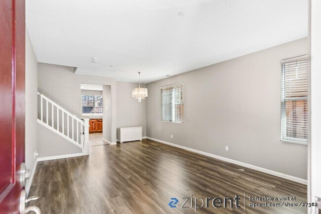 Foto del edificio - 8980 Acorn Way