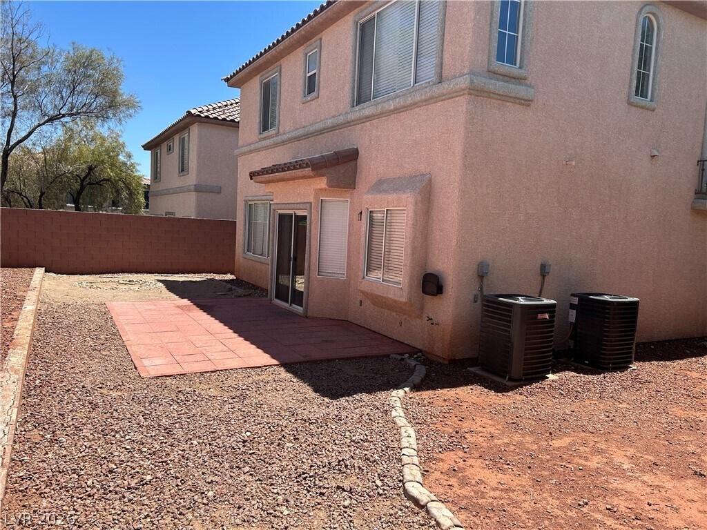 Foto del edificio - 10296 Magnolia Tree Ave