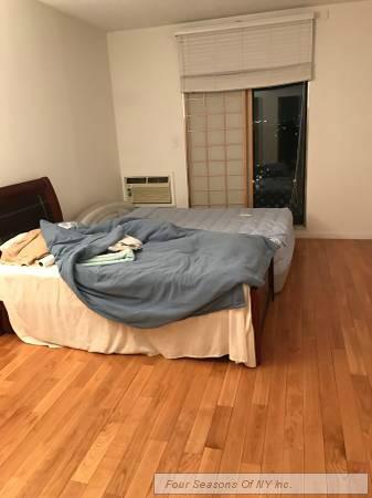 Foto del edificio - 13617 Maple Ave