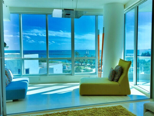 Foto del edificio - 100 S Pointe Dr